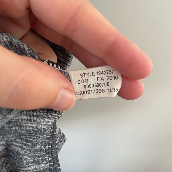 Under Armour men’s Heathered gray short sleeve polo size loose fit 2X  - Picture 6 of 6